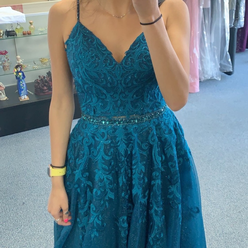 Dress - Picture 2 of 4